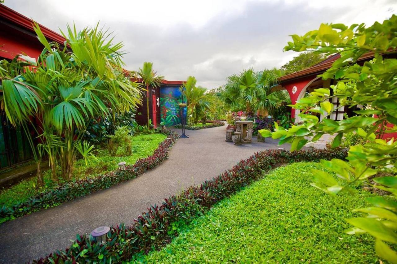 Toucan Lane Hotel And Restaurant Nuevo Arenal Exterior photo