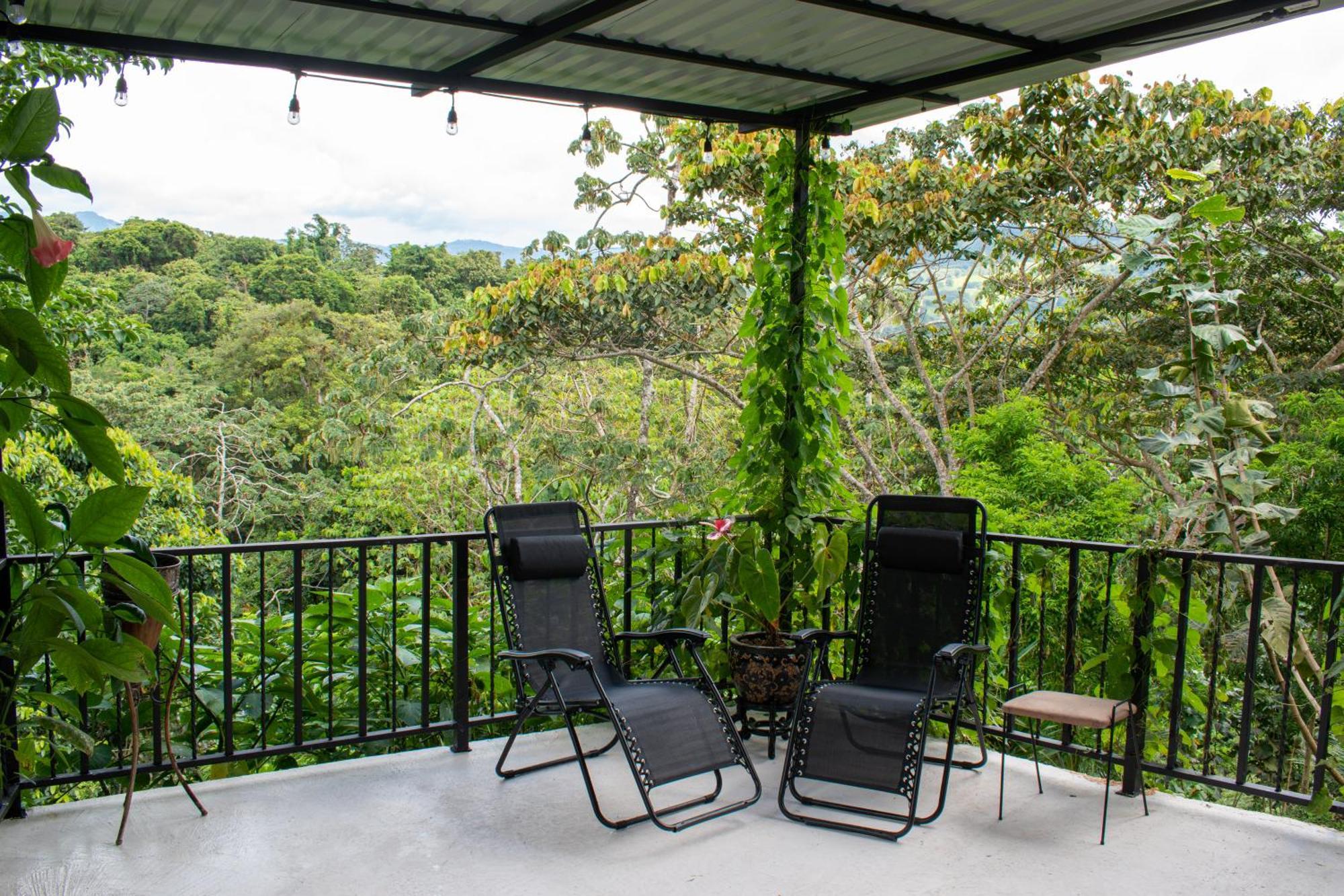 Toucan Lane Hotel And Restaurant Nuevo Arenal Exterior photo